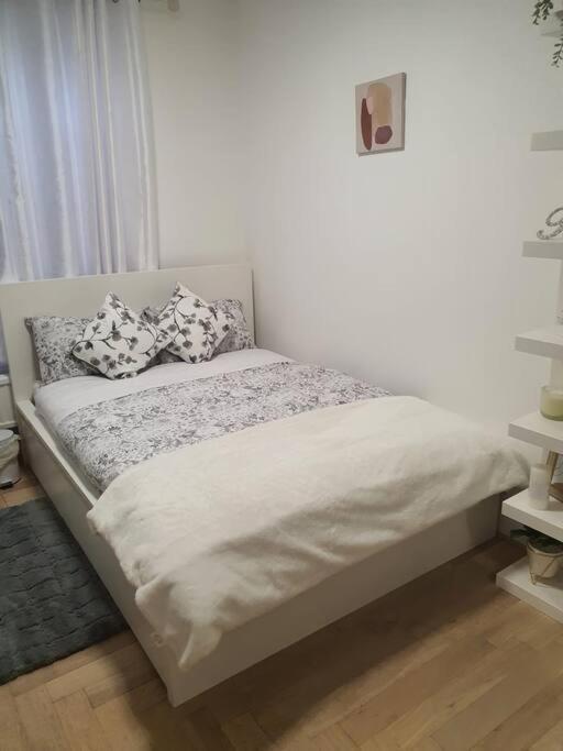 2 Bedroom Flat In Vauxhall, 伦敦 外观 照片
