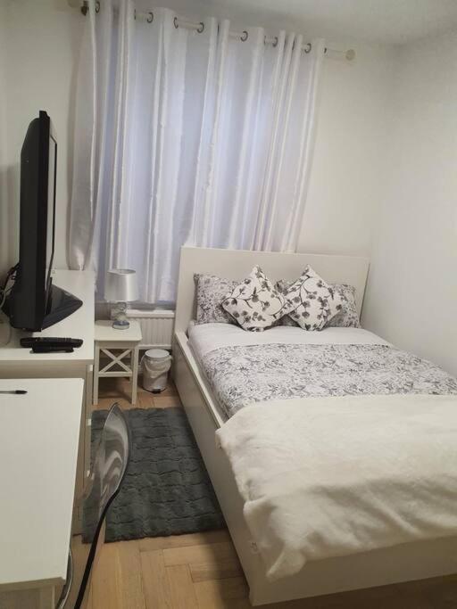2 Bedroom Flat In Vauxhall, 伦敦 外观 照片